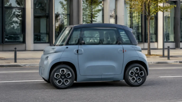 Citroën Ami Elektro-Leichtfahrzeug der Klasse L6e in Seitenansicht