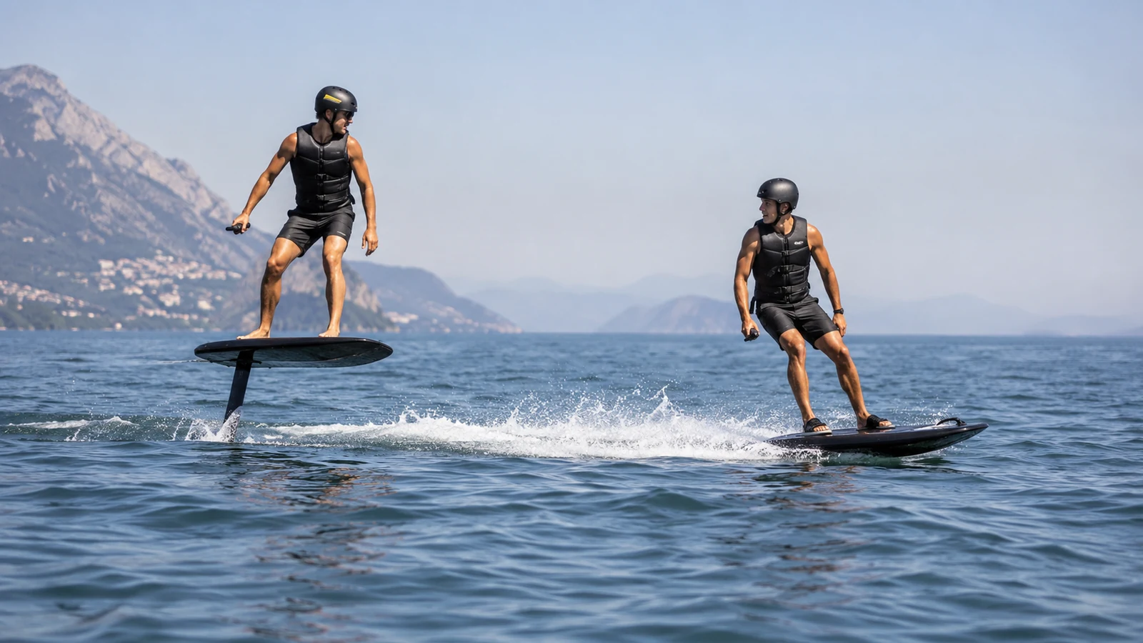 eFoil und Jetboard auf dem Wasser als Symbol für Elektro-Wassersport-Neuheiten 2026