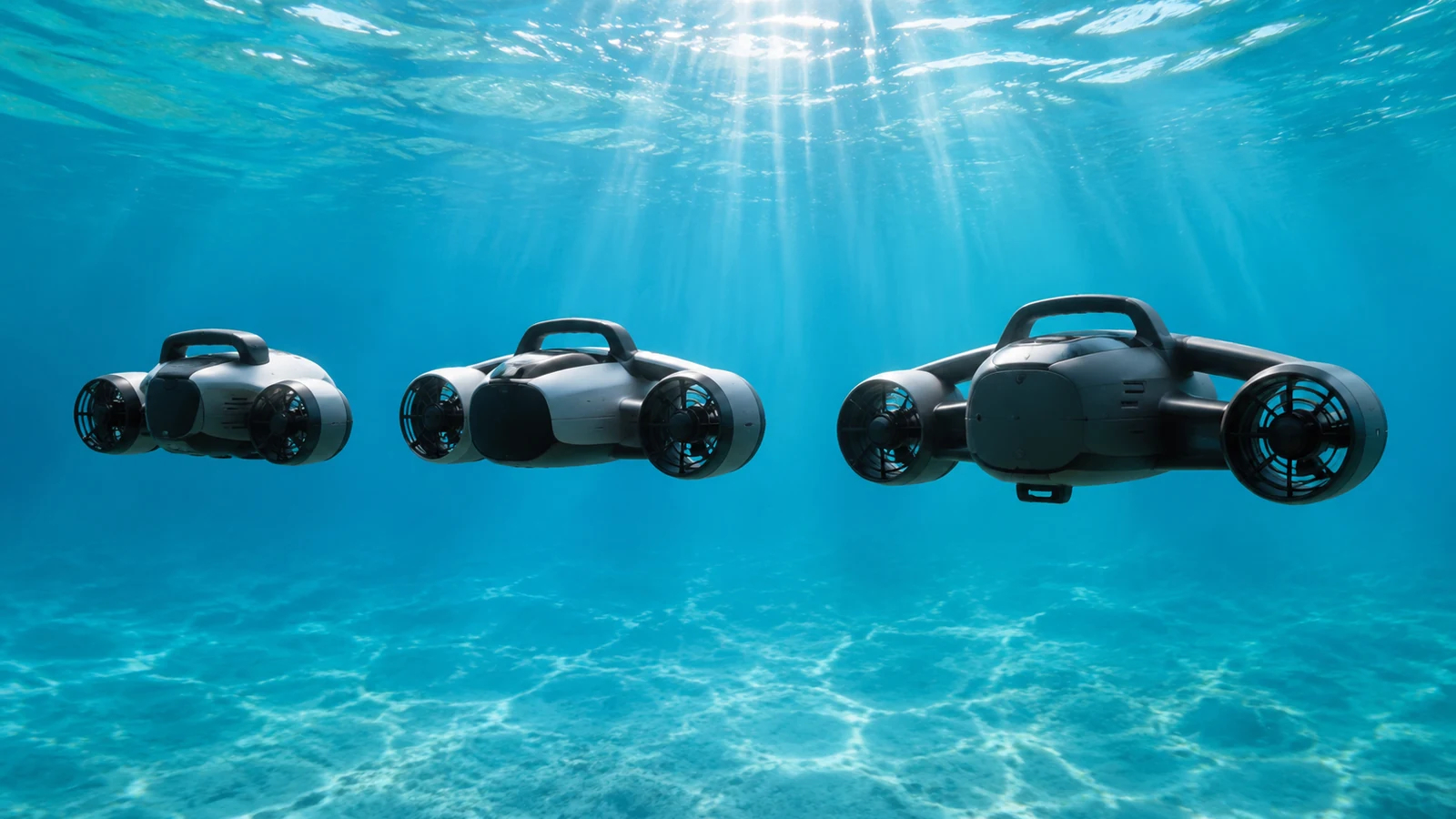 Sublue Tauchscooter WhiteShark, Navbow und Vapor nebeneinander im klaren Wasser